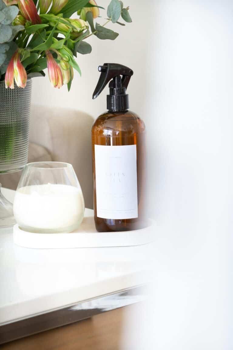 Room Spray With Essential Oils: 6 Aromatherapy Recipes That Make Your House Smell Like Calm